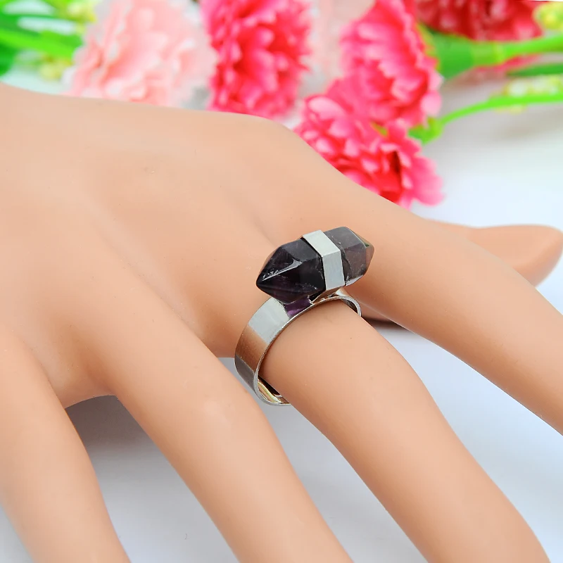 Новые модные кольца из натурального камня с зеленым авантюрином и кристаллом