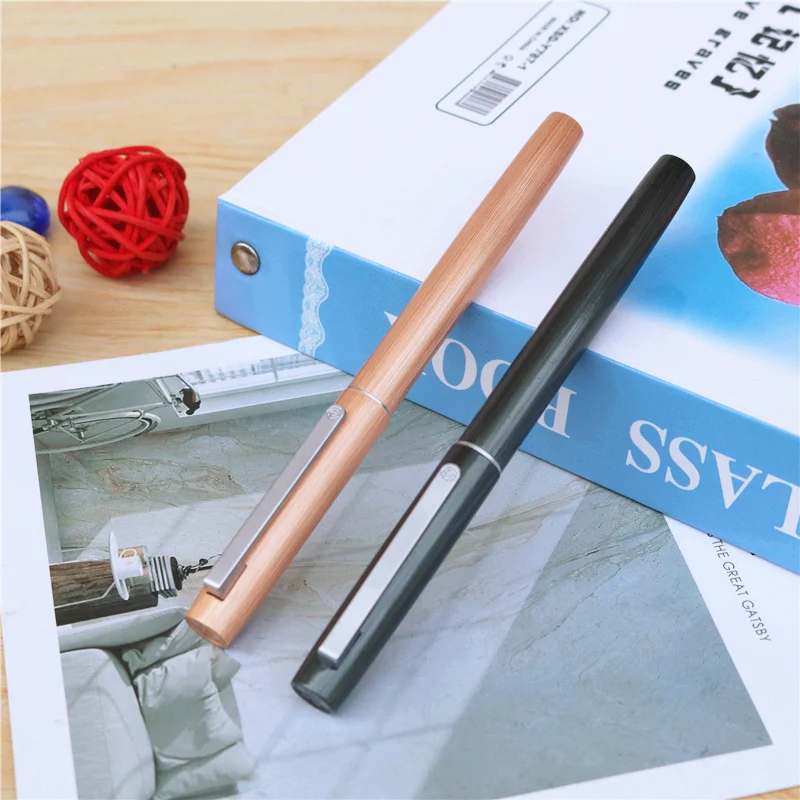 

New craft fountain pen Brushed metal surface Plastic box packaging Student writing ink pen
