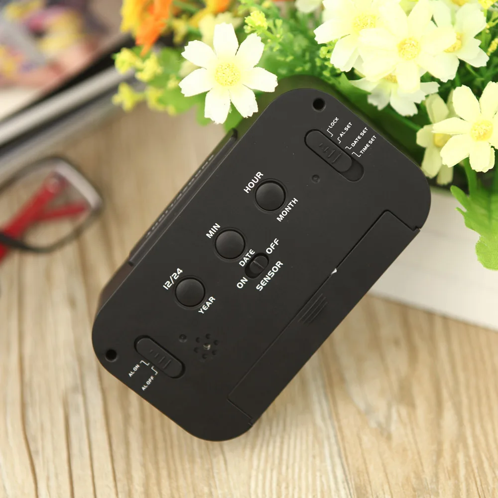 Из светодиодов цифровой будильник повторяя повтор свет доставка активированный