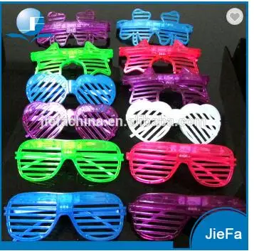 

Manufacturer Music Sensor LED Sound Activated/Movement Activated Bracelet