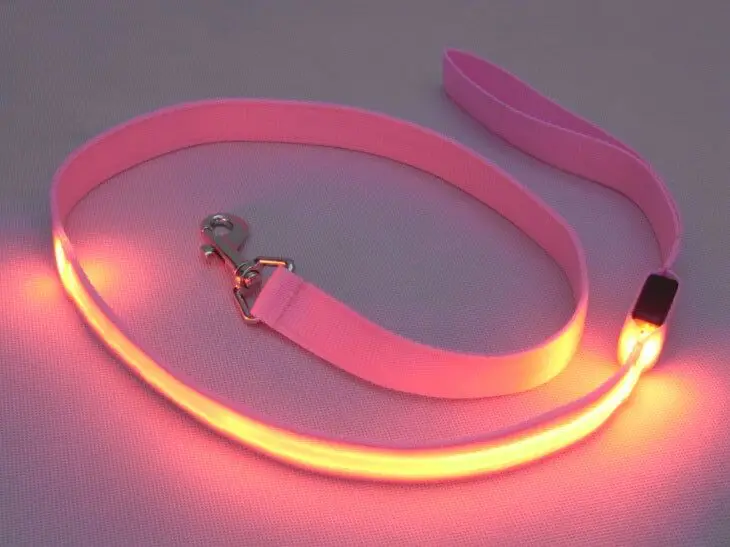 pink Твердые светодиод для домашних собак leahses поводки для питомцев тяговых канатов Натяжной ремень для собак и кошек 120 см Длина батареи и USB Перезаряжаемые B02 - Цвет: pink