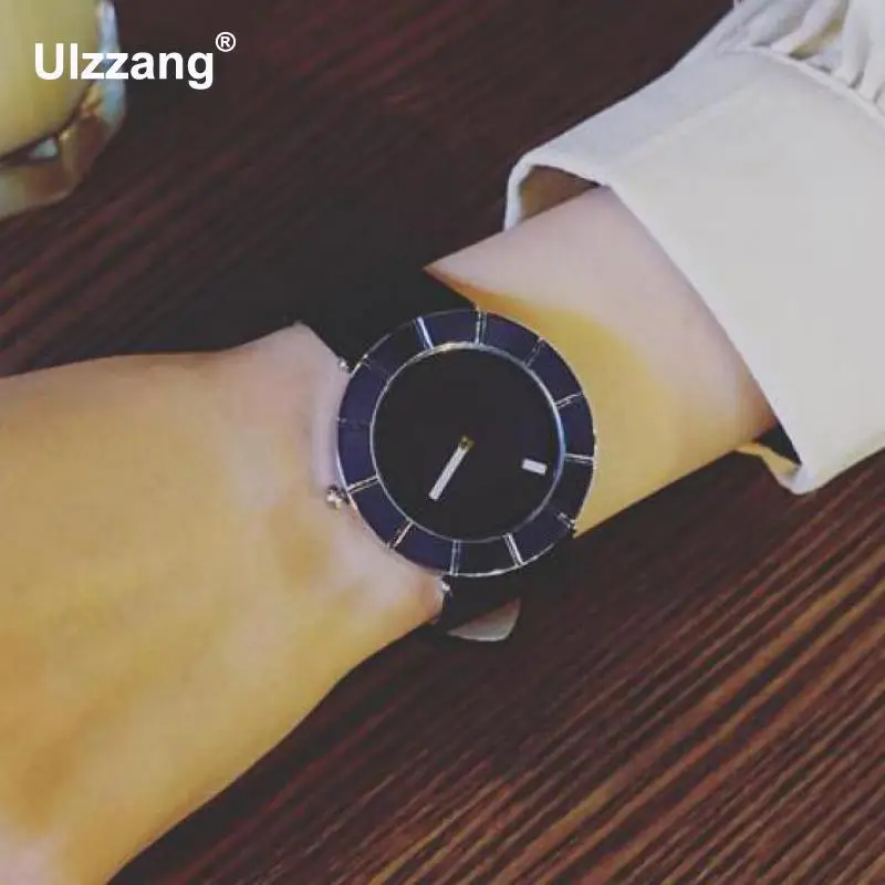 Модные кварцевые часы в простом стиле черные белые розовые с большим циферблатом