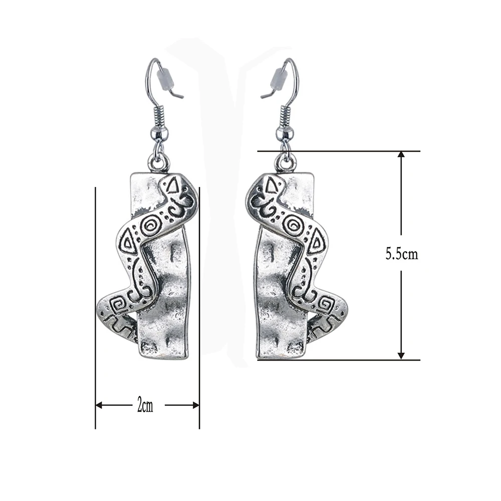 

The latest fashion retro palace carved earrings jewelry