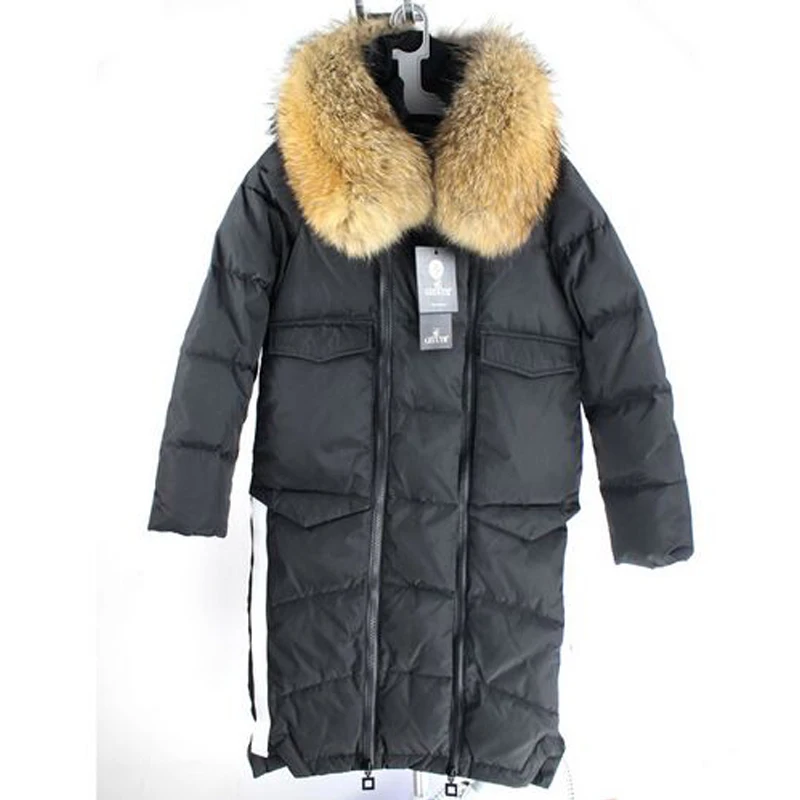 Женская куртка с натуральным мехом енота белая парка на утином пуху теплая