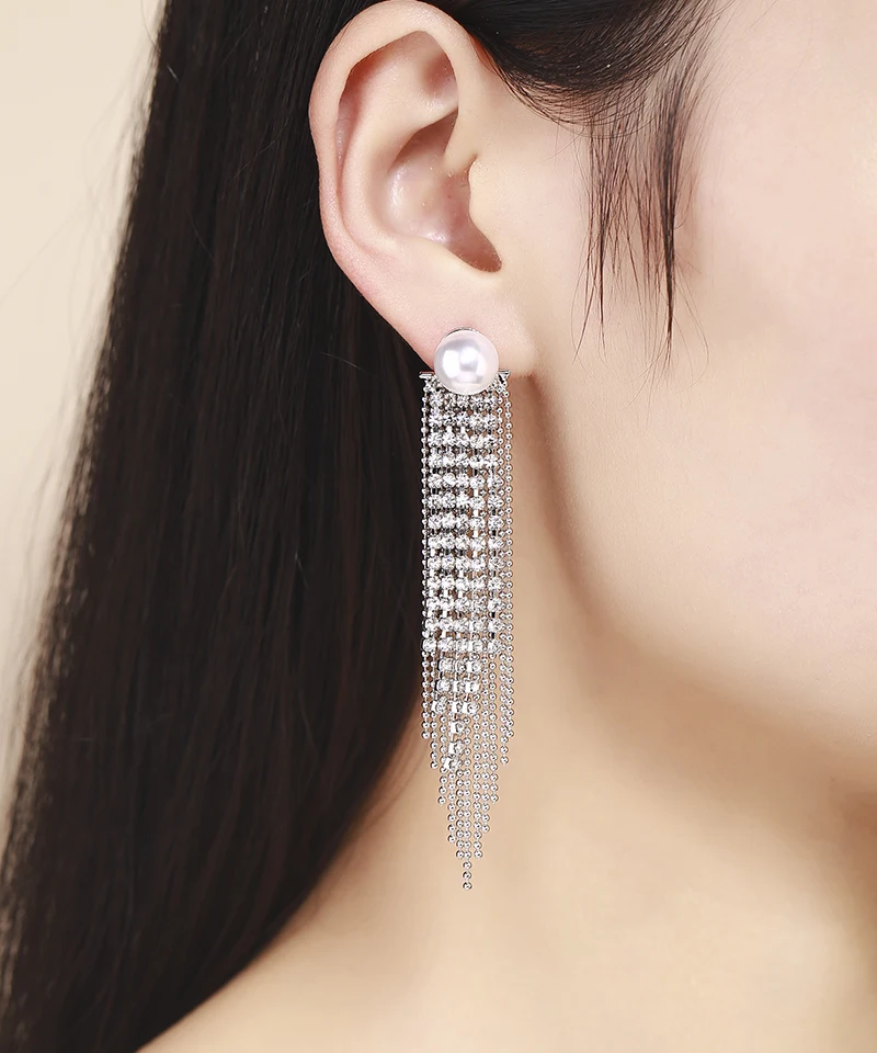 Женские длинные серьги с искусственным белым жемчугом кристаллами цепочками и