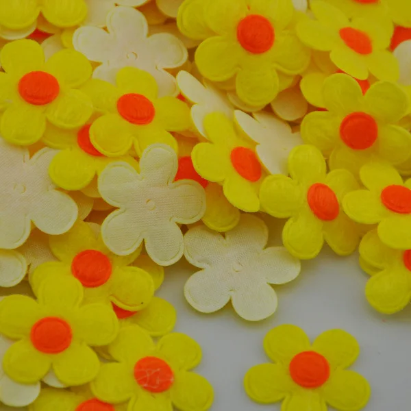 50 шт. 1 ''мягкие фетровые Цветочные аппликации(9 цветов) A228 - Цвет: Yellow