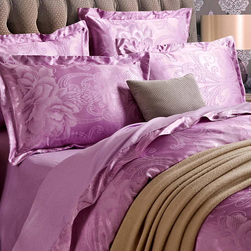 Благородный фиолетовый комплект постельного белья включает в себя пододеяльник
