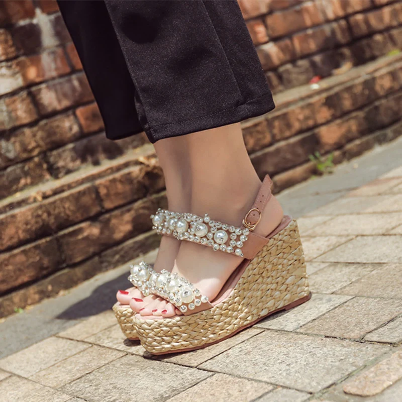 Сандалии женские на платформе 10 см босоножки с жемчугом обувь очень высокой