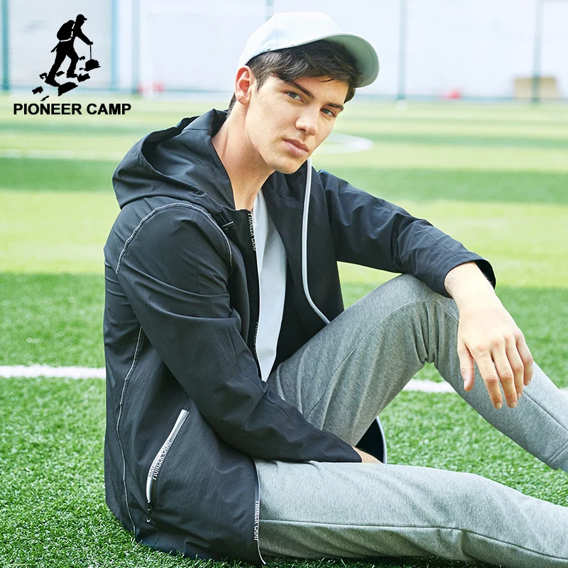 Мужская куртка Pioneer Camp черная Повседневная с капюшоном на осень и весну AJK705150 |