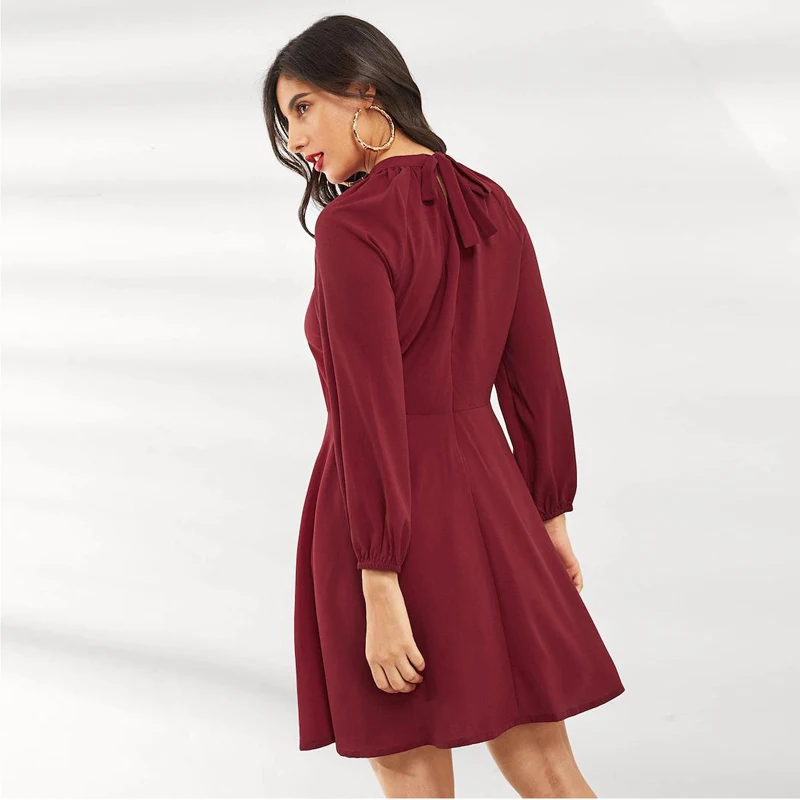 Сексуальное платье трапеция с бордовым бантом для женщин 2018 однотонное мини выше