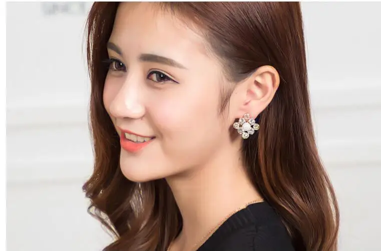 Classic Design Romantic Jewelry 2018 Golden Color AAA Cubic Zirconia Stone Stud Earrings For Women Elegant Wedding | Украшения и