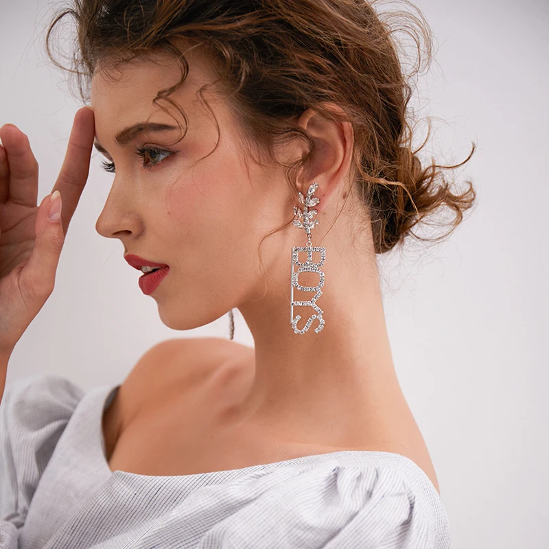 Большие буквы из кристаллов для мальчиков женские серьги с полным листом |