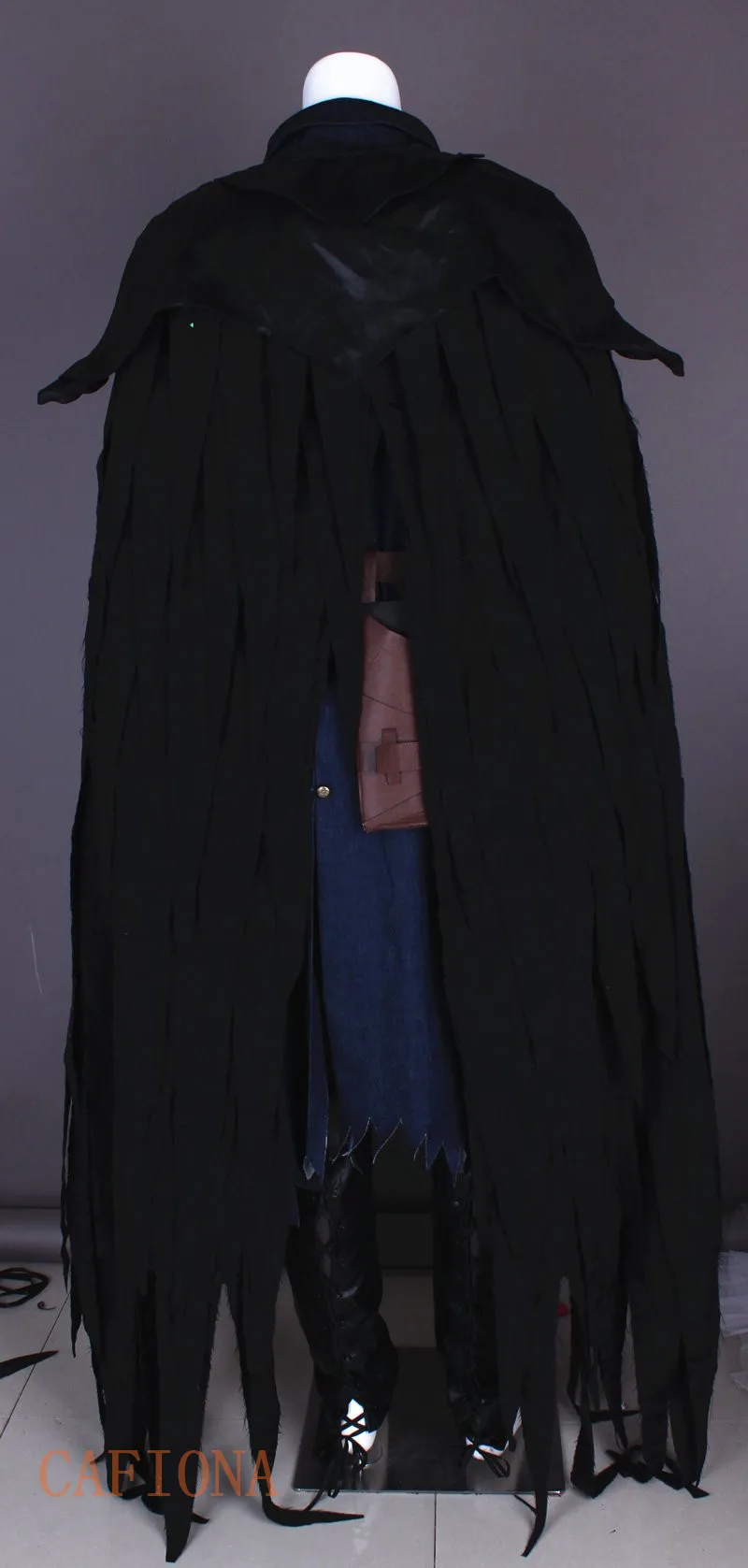Cafiona Bloodborne Косплей ворона Косплей Костюм джинсы пальто брюки кожаная шляпа сумка 10 шт. набор на заказ размер