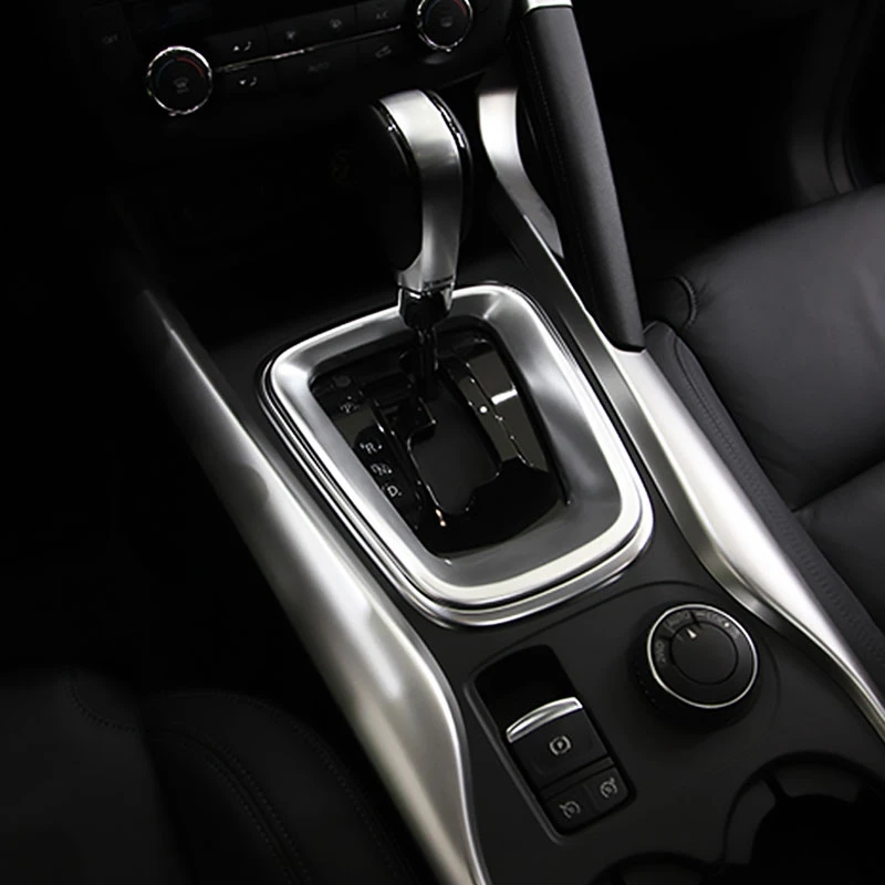 Автомобильная внутренняя специальная нашивка во время управления приборной