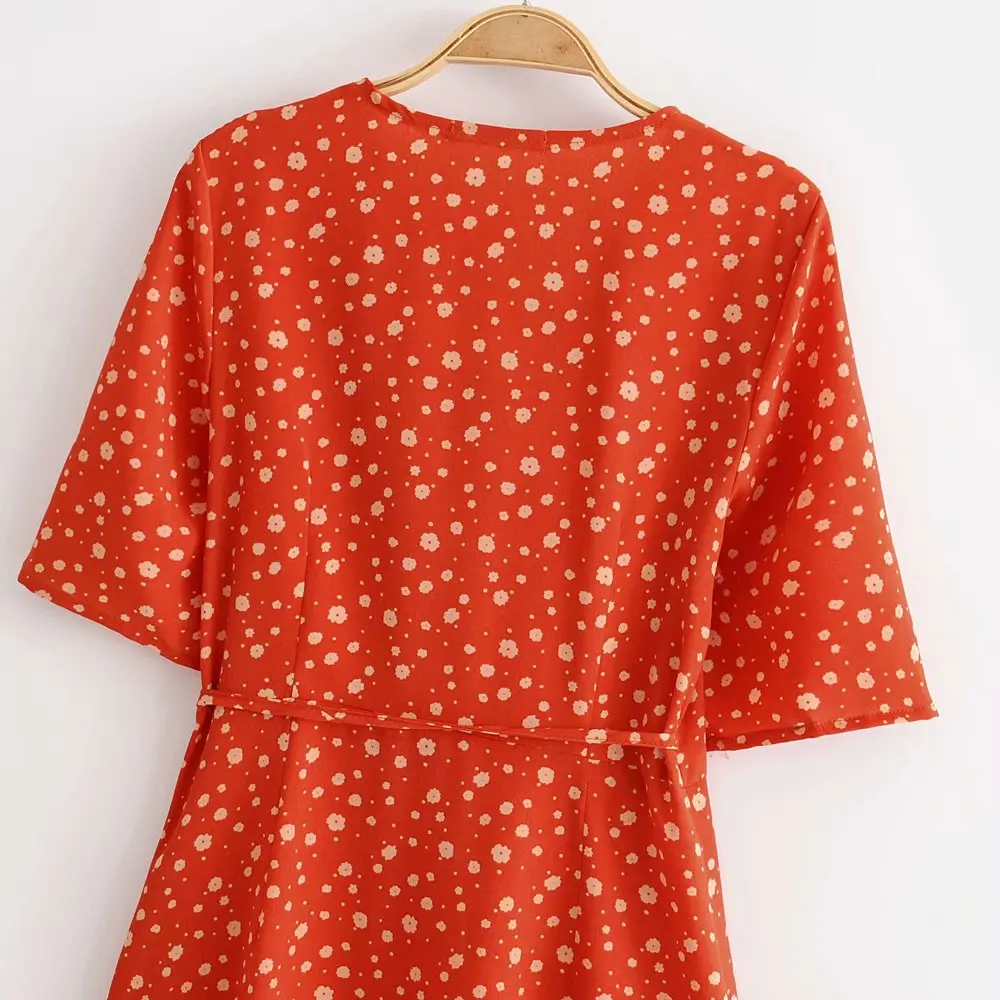 Женское винтажное платье в стиле бохо красное с запахом и V образным вырезом