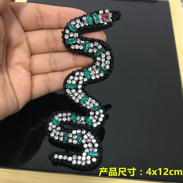green snake 1 шт. змея череп патч 3D ручной работы со стразами Патчи Шить-на Одежда DIY морской конек parches вышивка аппликация животных - Цвет: green snake