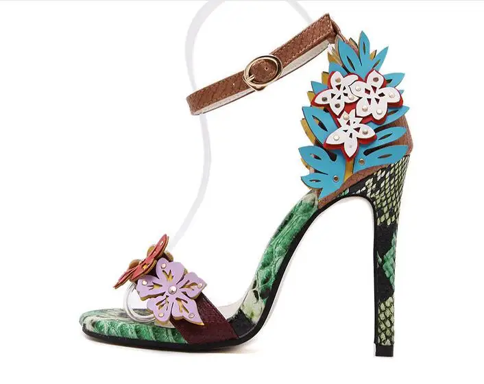 Женщины Сандалии 2017 Летние Высокие Каблуки Женщин Цветок серпантин Дамы на