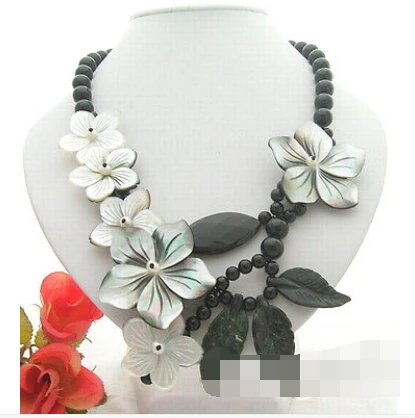 

FREE SHIPPING A&Shell Flower Necklace-A Toggle Clasp