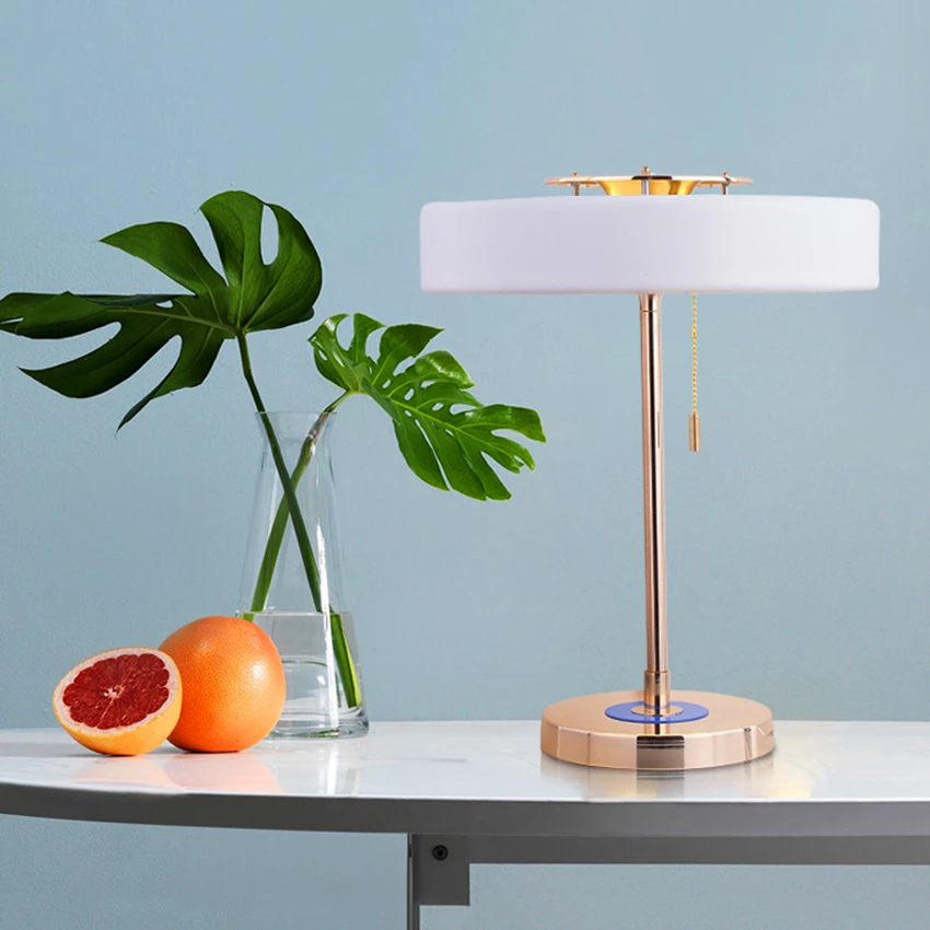 Современные металлические прикроватные светодиодные настольные лампы для