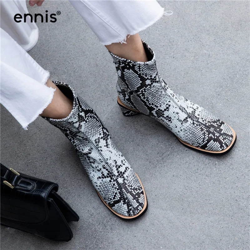 ENNIS/; Модные ботильоны; женские ботинки из натуральной кожи; обувь с круглым носком; ботинки из мягкой кожи; женские осенние повседневные ботинки; A951