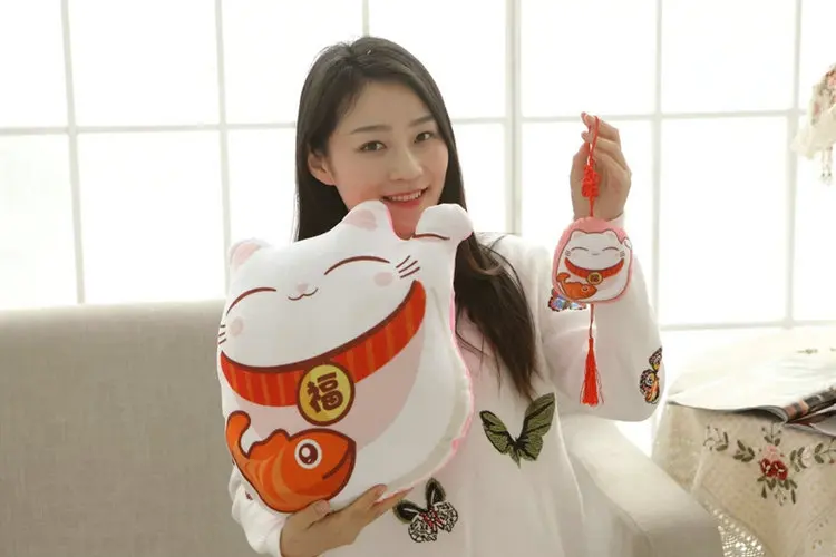 Прямая Kawaii Maneki Neko подушка мягкая плюшевая подушка детский подарок плюшевые игрушки китайский узел кошка маленький кулон