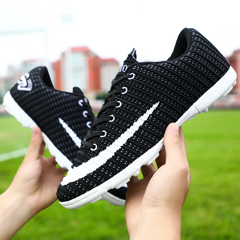 Сетчатые мужские футбольные бутсы для женщин; Chaussures De football Homme; кроссовки для мальчиков; детские футбольные бутсы; футбольная обувь для детей - Цвет: Черный