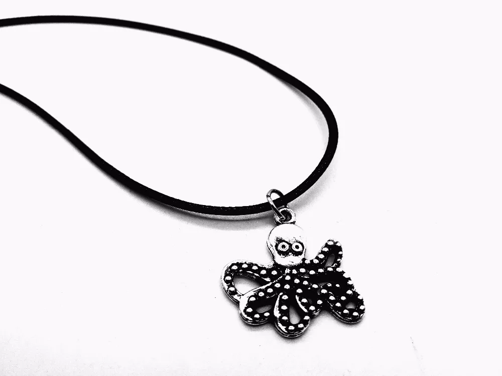 

10Set Cute Metal Sea Animal Octopus Necklace Pendant Vintage Cuttlefish Squid Leather Rope Necklaces for Marine Life Gift