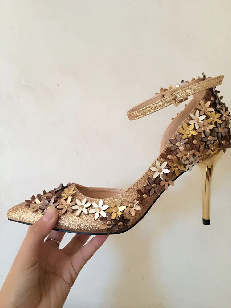 Новинка модные золотые кожаные туфли на высоком каблуке с цветочным узором