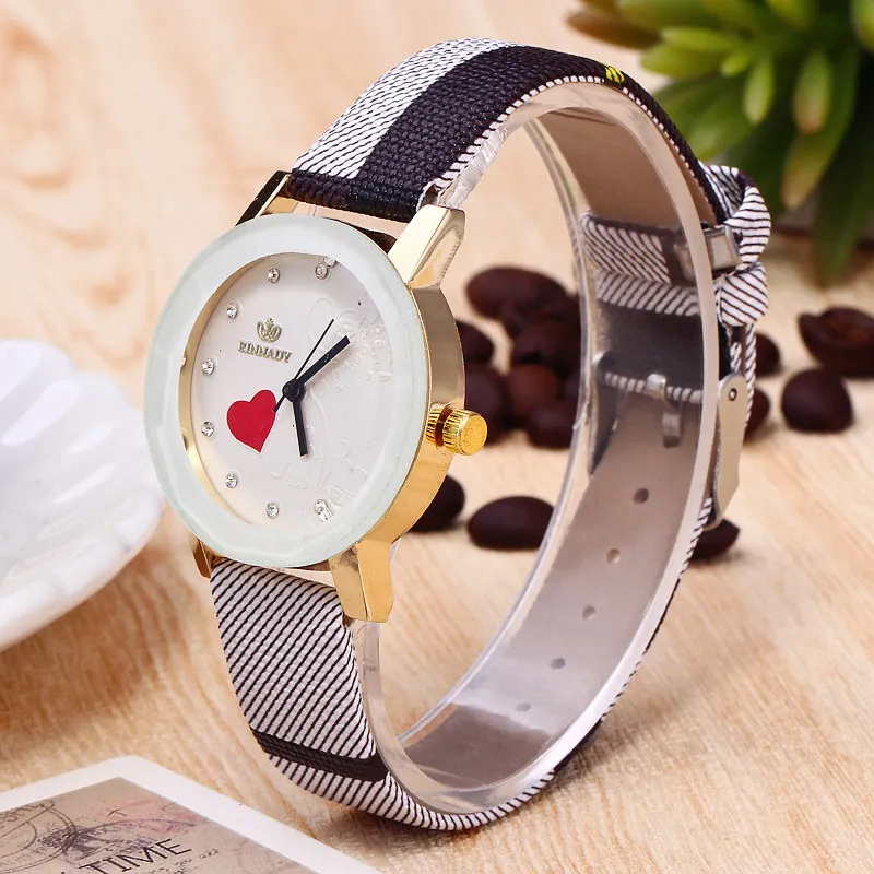 Новые поступления Diamond красное сердце Кожаные модельные туфли кварцевые часы