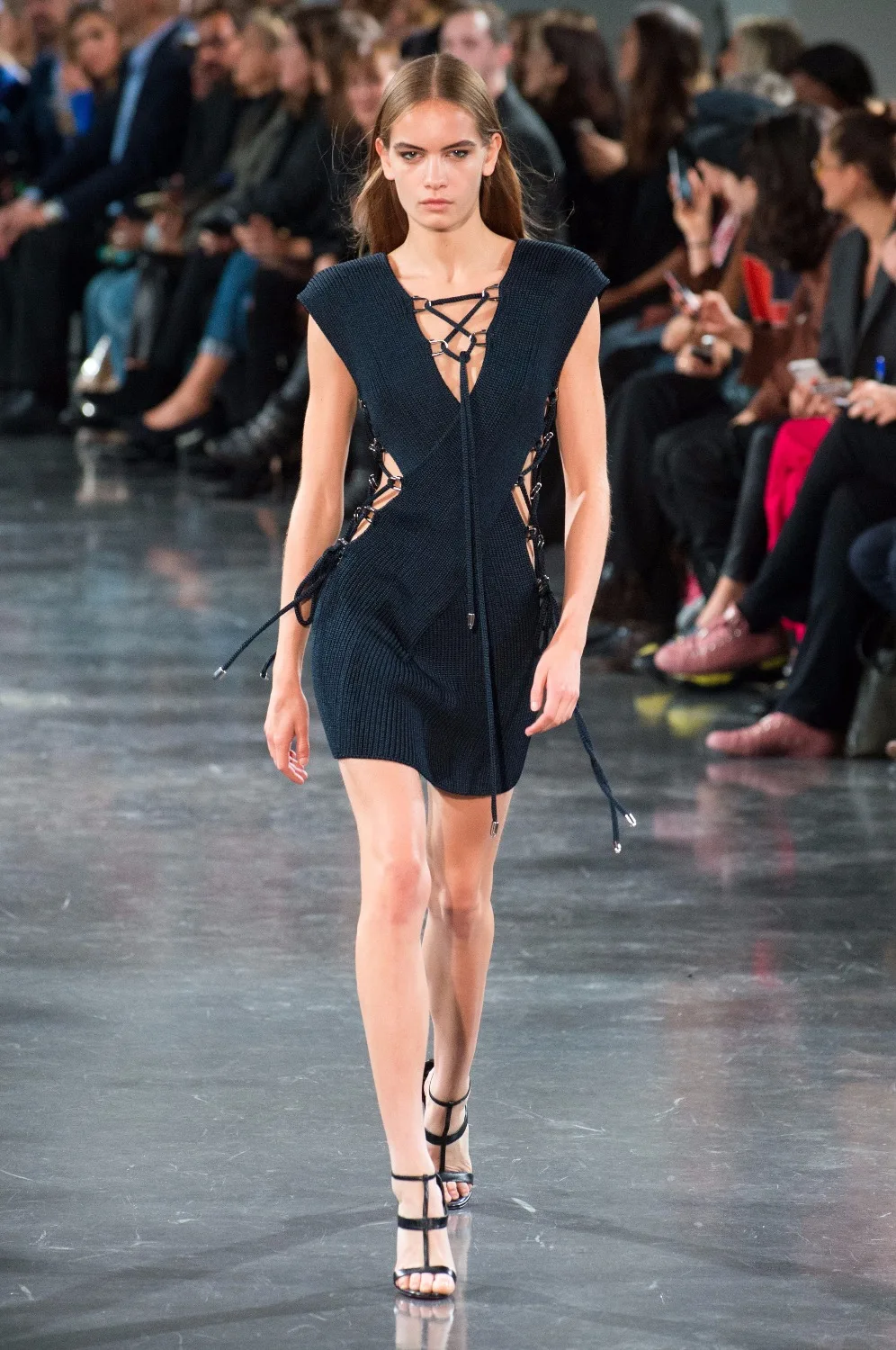 

2018 New Arrival Women Fashion black Hollow Out dress V-Neck Sleeveless vestidos Celebrity evening party Bandage dress Wholesale