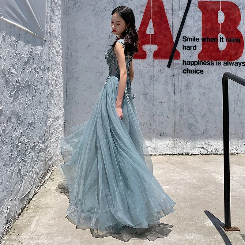 Женское длинное платье He's синее без рукавов с кружевной аппликацией в пол |