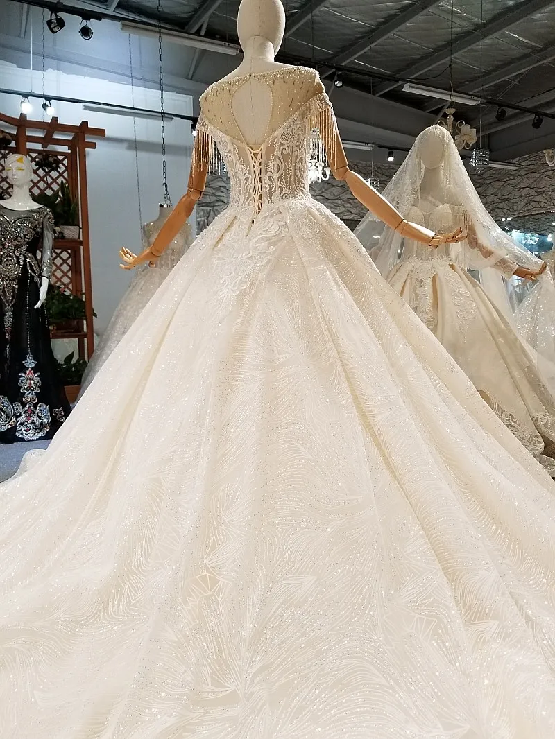 LS645411 2018 new design wedding gowns o neck short sleeves tulle keyhole back puffy customized dress with long veil|Свадебные платья|