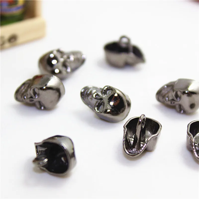 Бесплатная доставка 30 шт./лот пуговицы с черепом черного цвета металлические