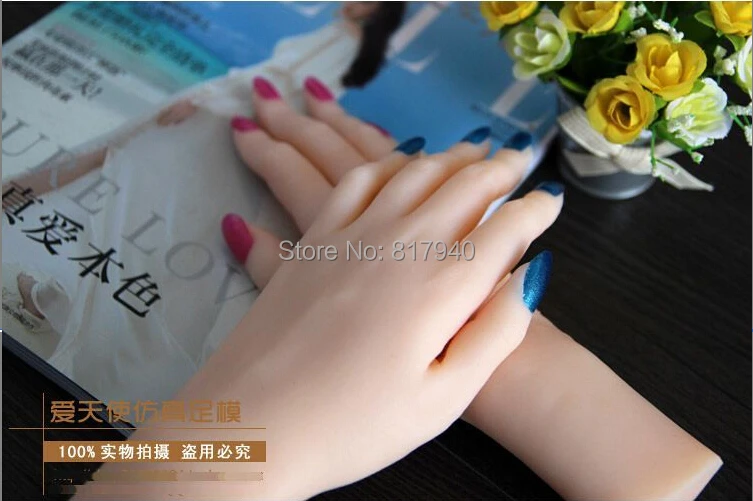 Одна пара реалистичных силиконовых женских манекен для демонстрации колец и