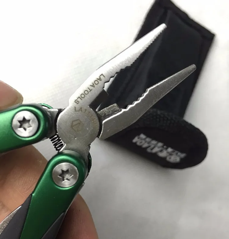 LAOA Multi-function folding knife Outdoor Survival Mini Tool Plier Small Size Multi-Function Combination Folding Pliers