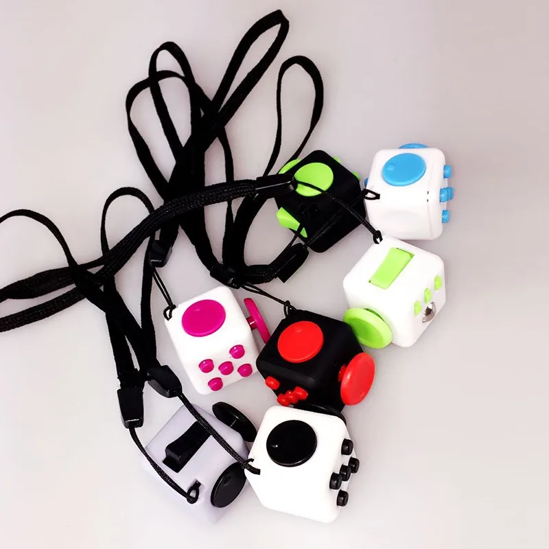 2.2cm cube mix color 10 шт./партия 5 цветов декомпрессионная цепь Непоседа ручной Спиннер для пальцев Спиннер игрушка металлическая вентиляционная игрушка брелок кольцо для ключей Непоседа расточные игрушки - Цвет: 2.2cm cube mix color