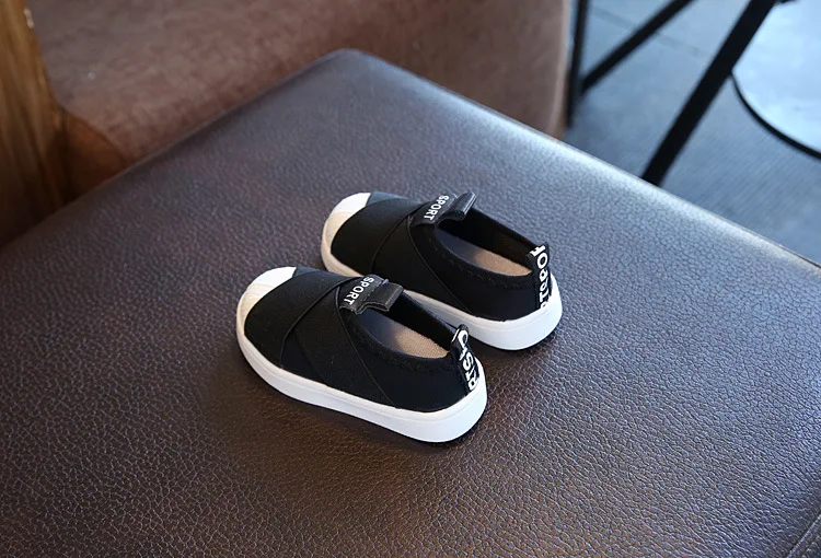 Новинка; модная классная парусиновая детская обувь без шнуровки; высококачественная повседневная обувь для малышей; детский дышащий светильник; Детские кроссовки без шнуровки