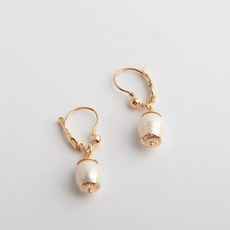 

European and American fashion natural Pearl simple pearl earrings