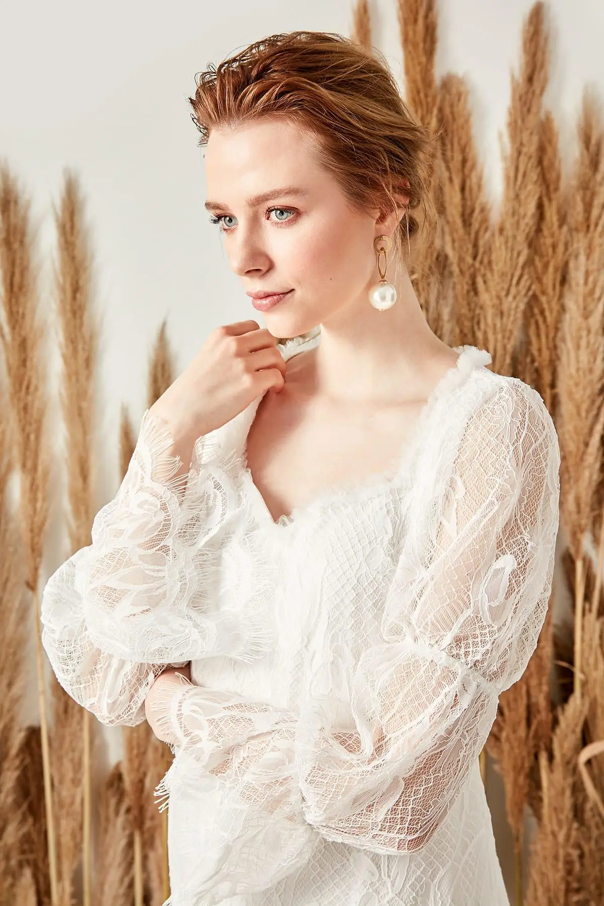 Trendyol экрю с кружевной отделкой TPRSS19BB0241|Женские платья| |