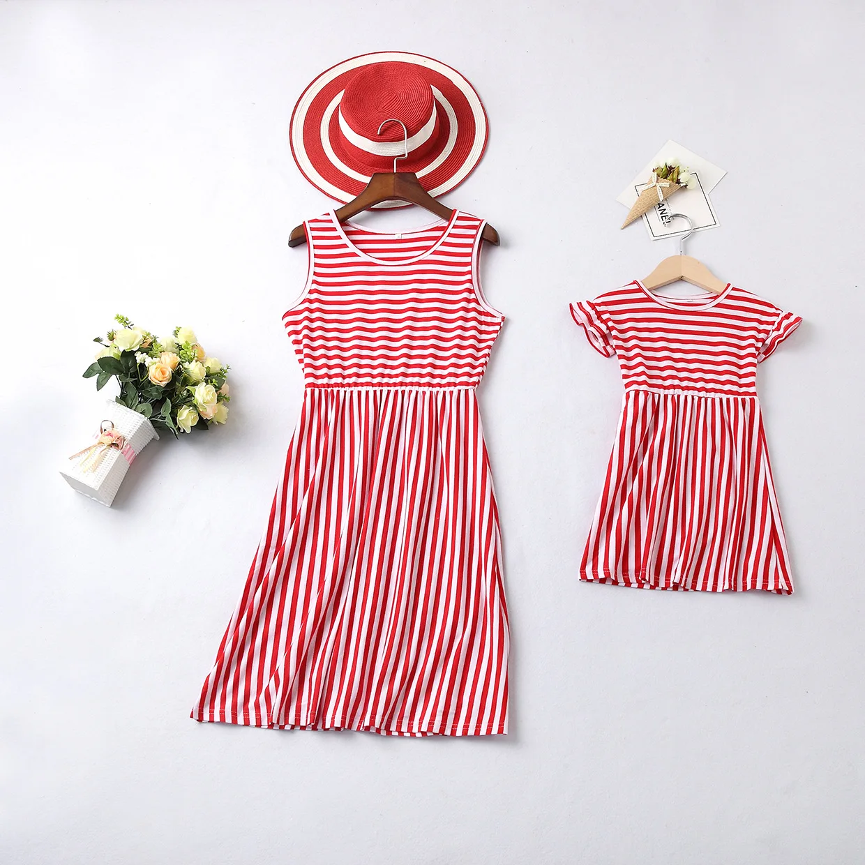 Семейные комплекты платья для мамы и дочки Одинаковая одежда в полоску платье с