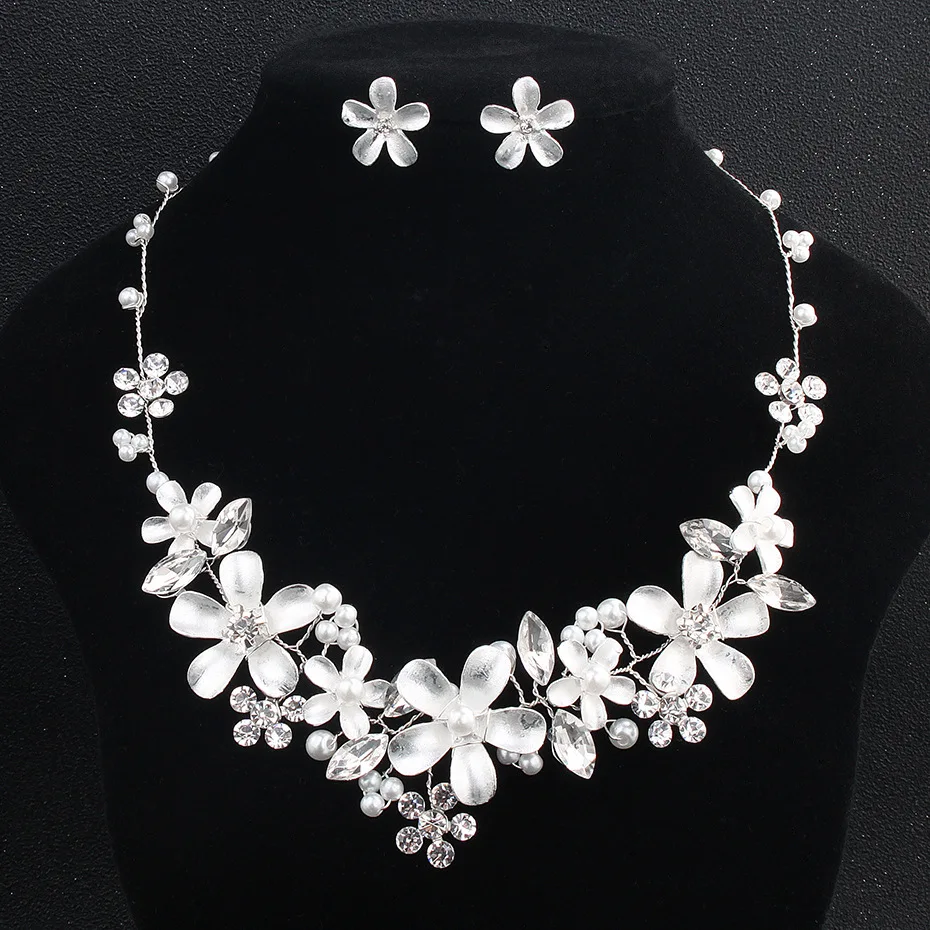 

Vintage Ethnic Flower European Jewelry Set Crystal Charm Necklace Stud Earring Women Girl Wedding Engagement Accessorie