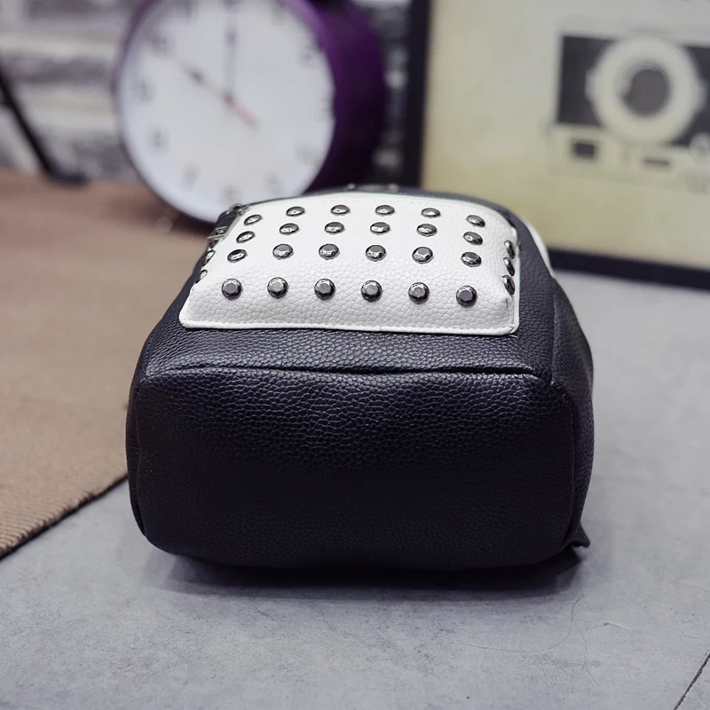 Новинка 2017 г. дизайнерские черные белая кожа заклепки рюкзак школьные сумки для