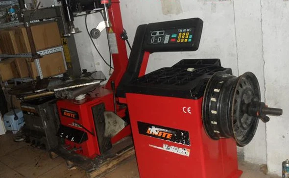 Tire balancing machine Balancing Instrument sell automatic machines car tire balancer AOS268|car tyre balancer|tire balancertyre |