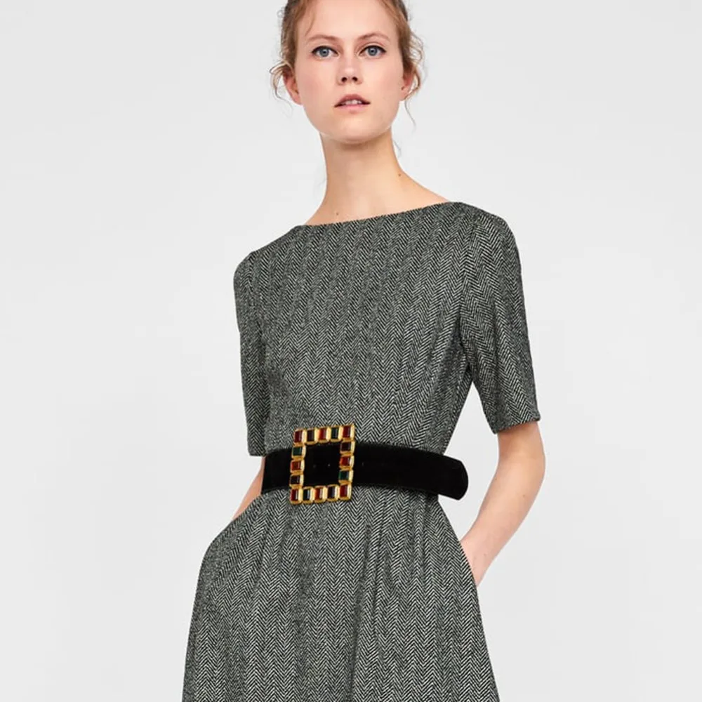 Женская цепочка для живота с кристаллами в форме сердца |