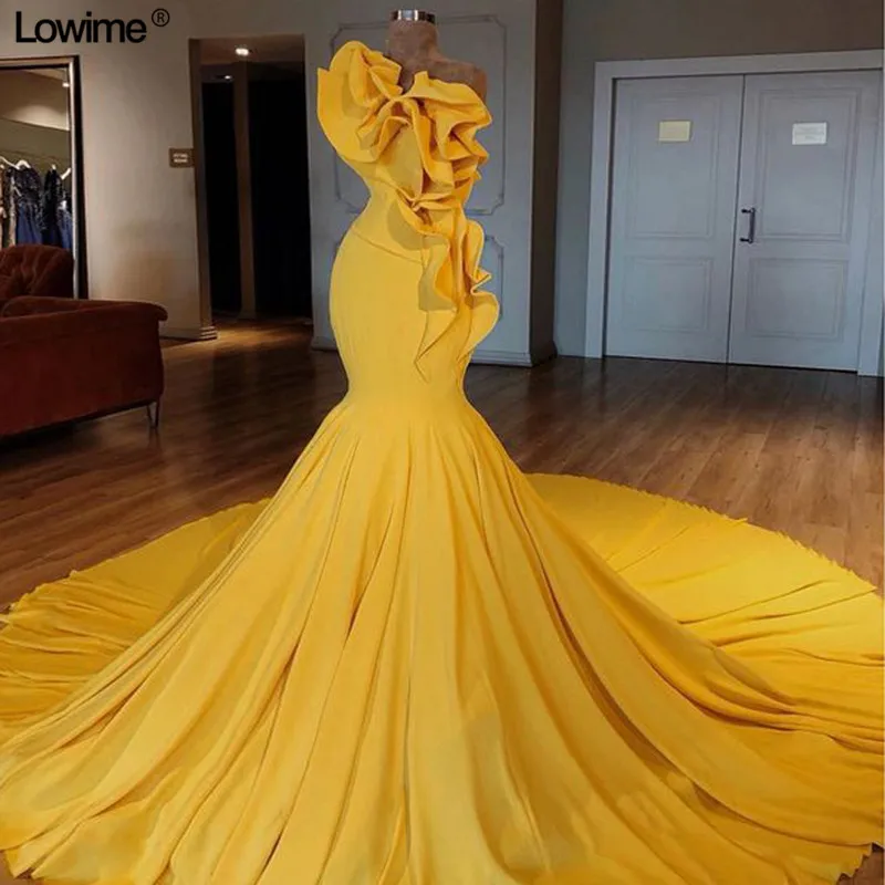 Женское вечернее платье со шлейфом длинное с завязкой на спине без рукавов для