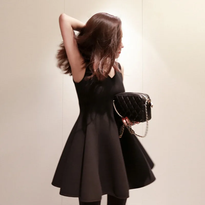 Женское цельнокроеное платье без рукавов черное джемпер с V образным вырезом