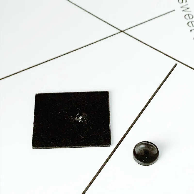 Геометрическая черно белая брошь для сигарет женщин креативные Ретро