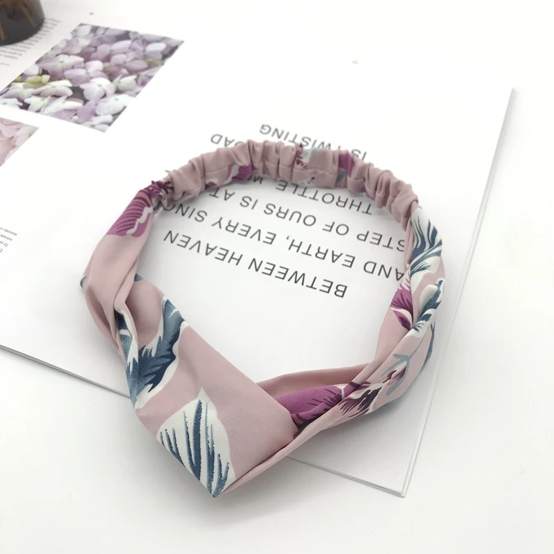 Повязка для волос женская с узлом мягкая эластичная однотонная винтажная лента