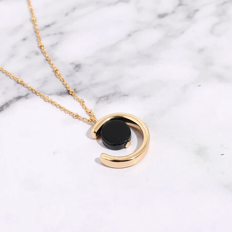 Цепочка с подвеской из розового золота круглой в виде Луны | Украшения и