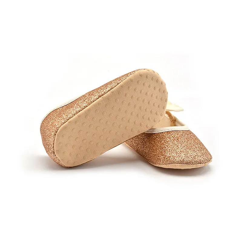 Обувь для маленьких девочек 0 18 месяцев Мягкая Блестящая обувь начинающих ходить